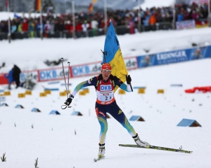 &quot;За Майдан&quot; - біатлоністки підтримали українців на врученні золотих медалей