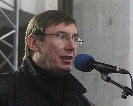 Янукович може бути президентом хіба що в Межигір'ї - Луценко