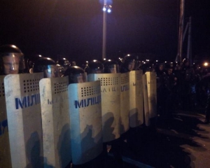 Милиция усиленно охраняет подъезды к резиденции Януковича