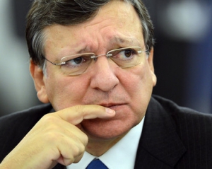 Баррозу срочно позвонил Януковичу, представитель ЕС летит в Украину