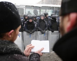 Оппозиция договорилась с внутренними войсками о коридоре на Майдане