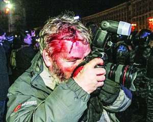Обращений об избиении журналистов после вчерашних событий не поступало - милиция