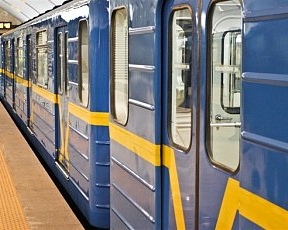 Станції "Майдан незалежності" і "Хрещатик" закриті на вхід і вихід - метрополітен Києва