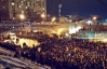 После ночного штурма "беркут" возвращается на Майдан, люди тоже подходят