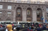В заблокованій Київраді залишилося до двохсот осіб, зокрема нардепи