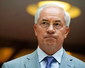 Азаров запевняє, що силу проти демонстрантів не застосовували: вночі просто чистили дороги