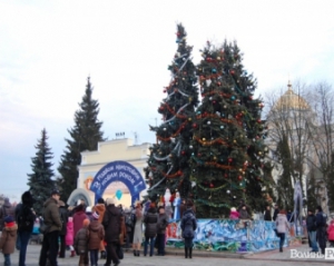 Луцкую новогоднюю елку украсят символикой ЕС - мэр