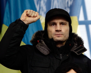 &quot;Сьогодні українці прокинулися в іншій країні&quot;- Кличко закликав усіх йти на Майдан