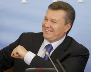 Українські журналісти заспівали Януковичу пісню "Вітя, чао!"