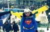 "Супермен" защитил баррикады на Майдане от эскаватора