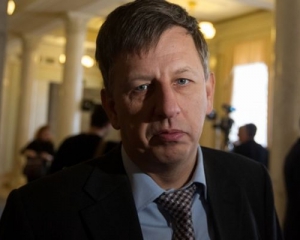"Регіонал" пропонує перенести в Раду "круглий стіл" щодо Майдану