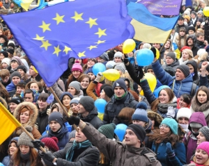 Працівники Тернопільської мерії пожертвували на Євромайдан 41 тисячу гривень