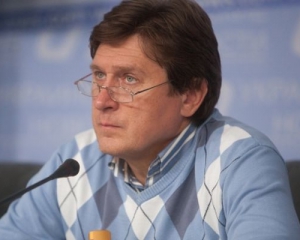 Влада не прийняла рішення про відставку Азарова — Фесенко