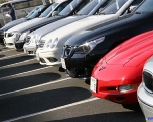 В Україні переглянуть спецмито на імпорт автомобілів 