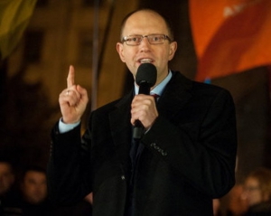 Оппозиции не хватает всего трех подписей за отставку Кабмина - Яценюк