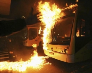 На Сумщине активисту, который вез людей на Майдан, сожгли автобус