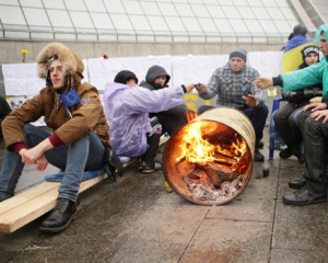 Овощи, фрукты, станки для бритья: Евромайдан попросил у киевлян помощи 