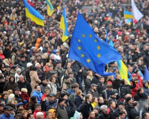 На Евромайдане уже собралось сто тысяч человек