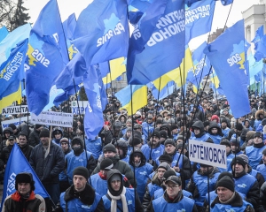 &quot;Регіонали&quot; кажуть, що домоглися своєї мети і потихеньку згортають мітинг 