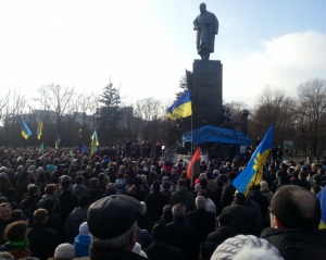  &quot;Харьков никому не удастся превратить в Хряков&quot; - проспект Ленина в городе &quot;переименовали&quot; в честь Леннона