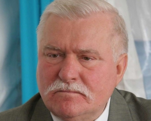 Янукович добре грає як з ЄС, так із Росією - Лех Валенса