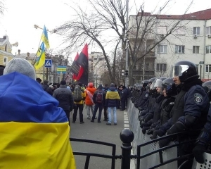 Через побиття журналістки у Києві пікетують МВС