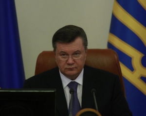 Янукович поручив Пшонці і Захарченку розслідувати побиття Чорновол