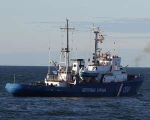 Російські прикордонники знову обстріляли човен із українськими рибалками