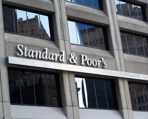 S&amp;P підвищило прогноз по рейтингах України через російський кредит