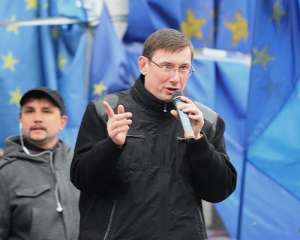Янукович не випустить Тимошенко до 2015 року - Луценко