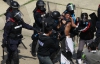 В Таиланде полиция слезоточивым газом и пулями разгоняла акции против власти: пострадали 26 человек