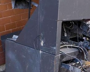 У Миколаєві з магазину поцупили банкомат з грішми