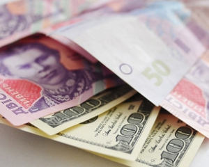У 2014 році долар виросте до 8,5 грн, а економіка - на 1,5 відсотка - Moody&#039;s