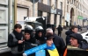 "Боже, неужели это я?" - в Киеве активисты пришли к милиции с зеркалами