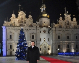 Янукович поздравил украинцев с Новым годом: Экзамен сдали достойно