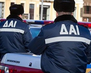 Майдановцы отправляются колонной к столичному управлению ГАИ