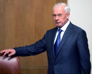 Азаров сходил в бассейн и уже завтра проведет заседание Кабмина