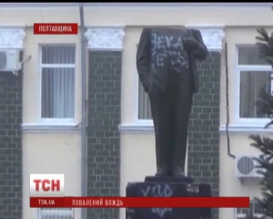 На Полтавщине вместо обезглавленного Ленина требуют установить Хмельницкого