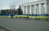 Шествие "евромайдановцев" в Луганске преследуют агрессивные пенсионеры