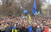 У Харкові євромайданівців з усіх сторін закидали петардами