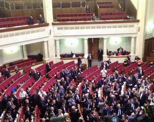 Бюджет прийнятий для сина Януковича — експерт