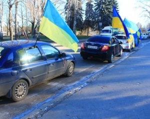 "Регіонали" визнають, що заборонили їздити колонами через автомайдан