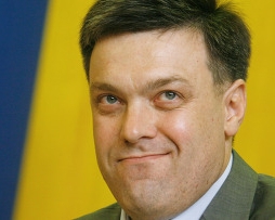 Опозиція збирає депутатів зі всієї України, аби заставити владу виконати вимоги Майдану