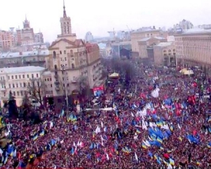 Столкновения митингующих и &quot;Беркута&quot; на Грушевского: онлайн трансляция