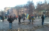 Грушевского устлана выломанной брусчаткой: ни милиция, ни митингующие не отступают