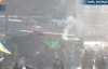 Активисты на Грушевского строят плотные баррикады на границе с силовиками