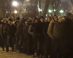 Вокруг Майдана сгущаются тучи: в центре Киева замечены группы титушек и движение силовиков