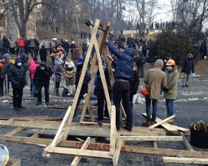 &quot;Беркутовцы&quot; сломали повстанческую катапульту на Грушевского