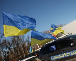 Дважды в день в  Львове проходят автопробеги, а ночью активисты едут в Киев