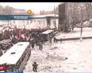 Во время утренней атаки &quot;Беркута&quot; на Грушевскього подстрелили 200 человек - активист